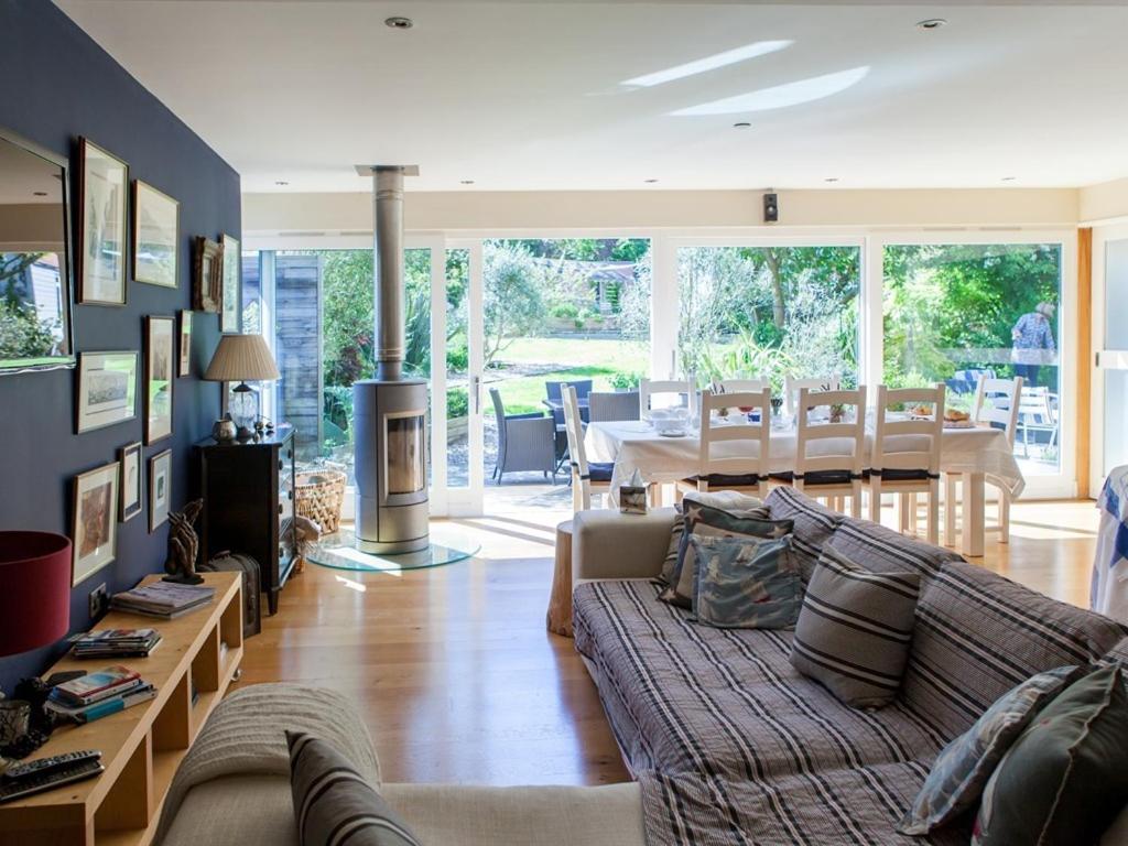 Birch House Bed & Breakfast ウェーマス エクステリア 写真